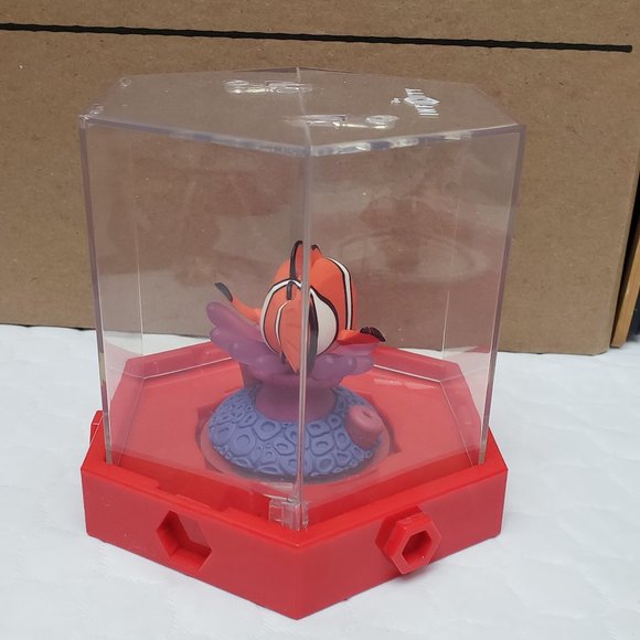 Disney Infinity Finding Nemo Figure With Display Case - Picture 3 of 4